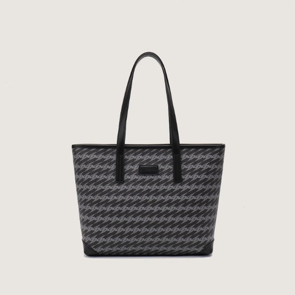 Nuvéra Shoulder Tote