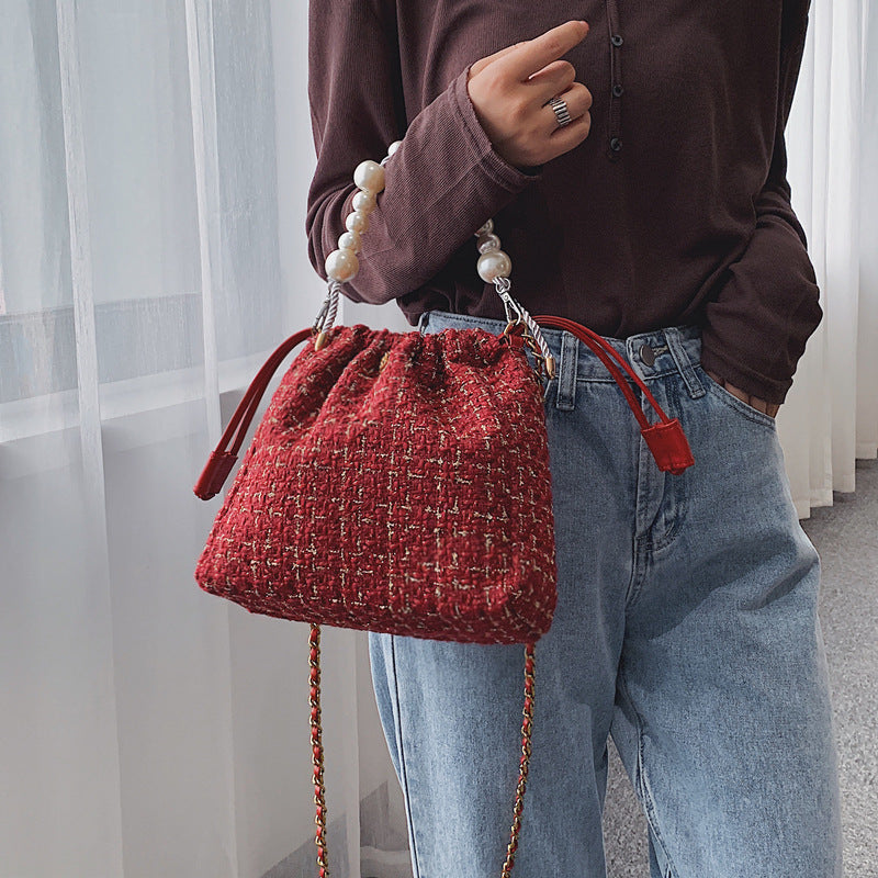 Pearl chain bag