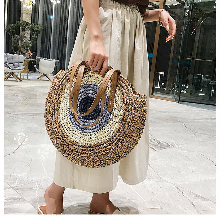 Bolso bandolera de playa redondo de paja tejida