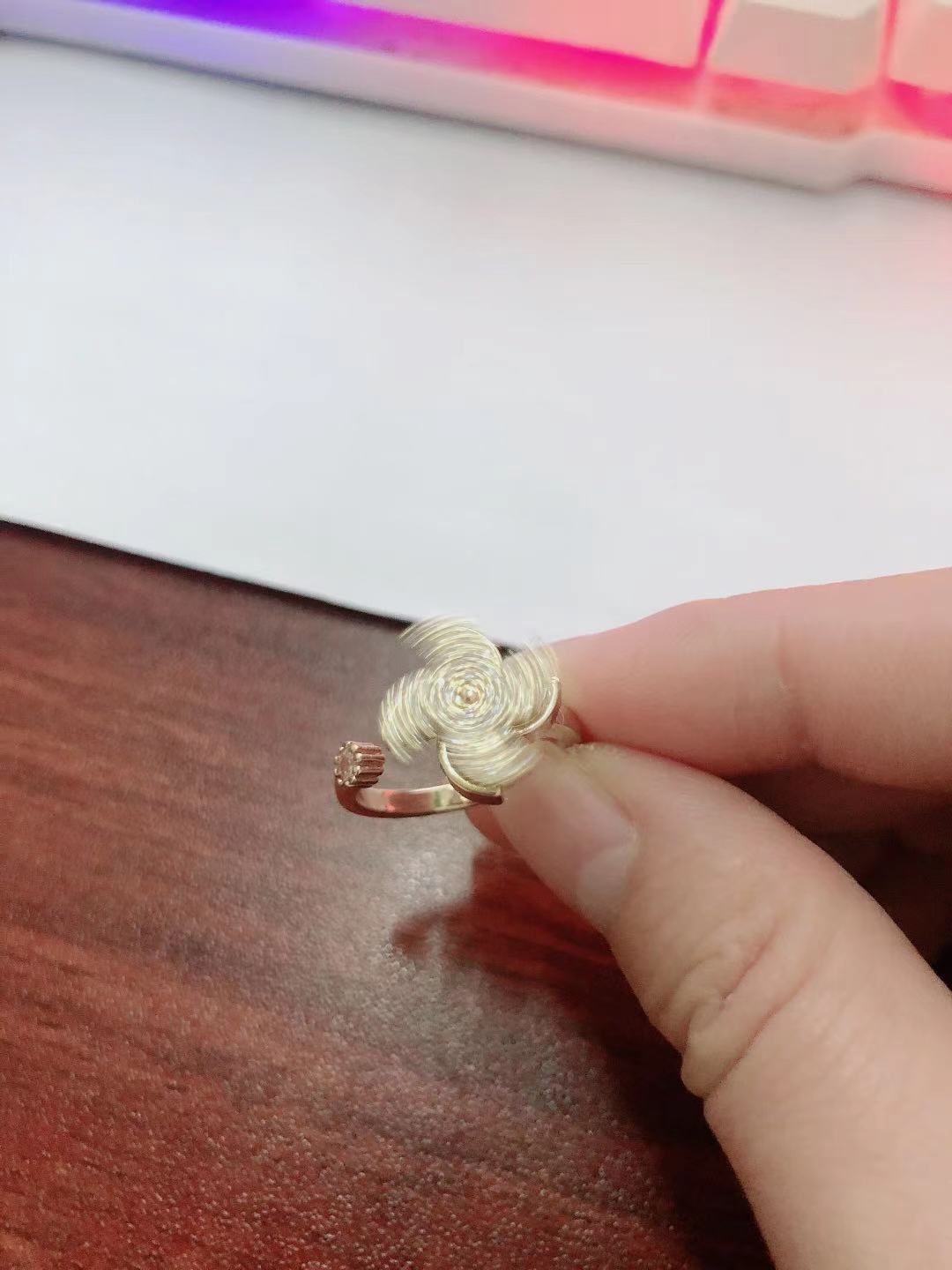Female Versatile Micro Inlaid Rotating Ring