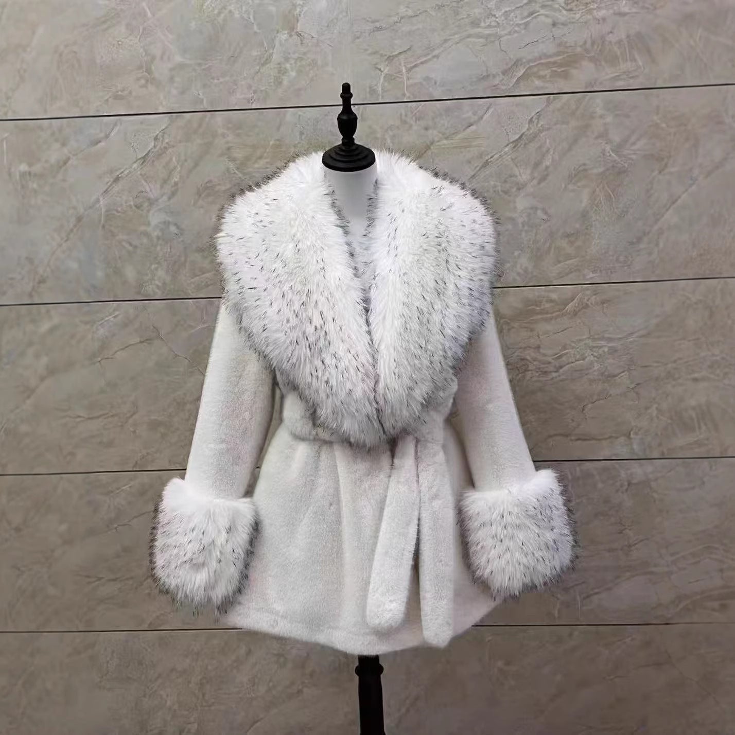 Temperament Slim Fit Women's Fur Coat