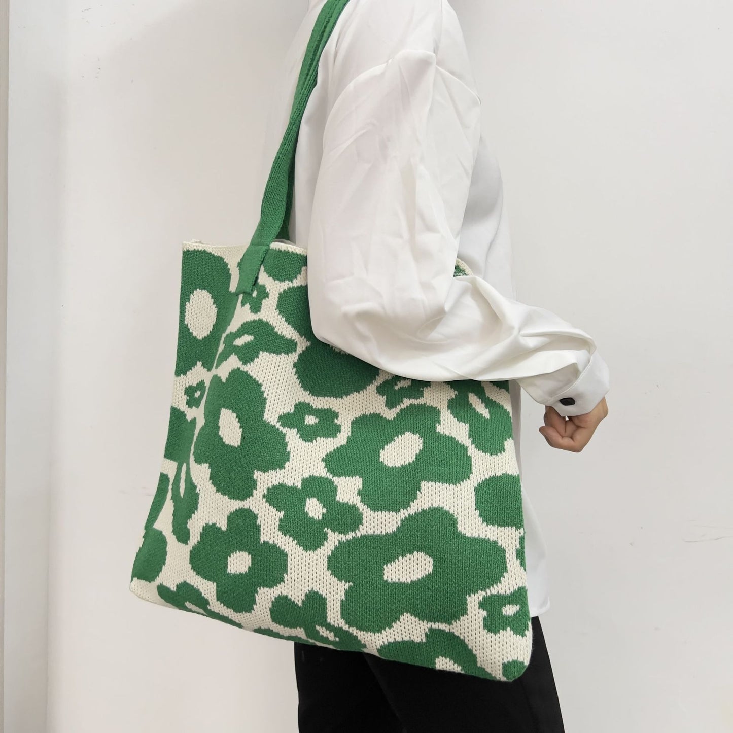 Knitted Floral Bag