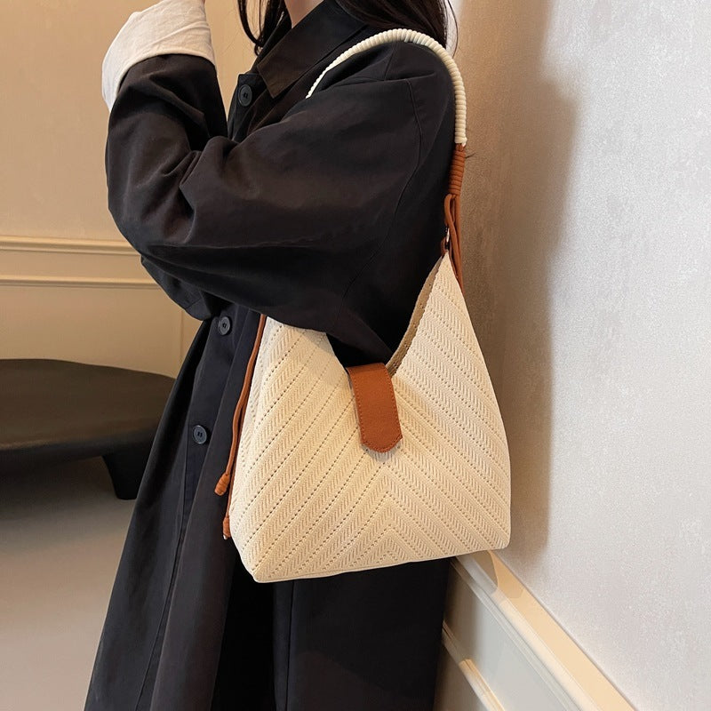 Underarm Commuting Tote Bag