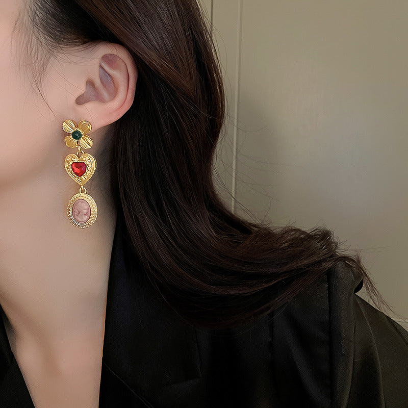Fashion Personality Retro Diamonds Love Heart Flowers Earrings
