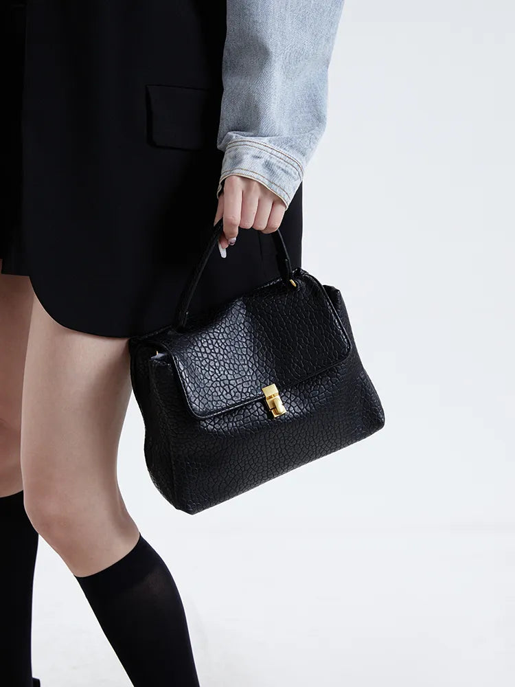 Retro Black Crocodile Pattern