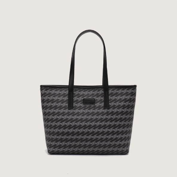 Nuvéra Shoulder Tote