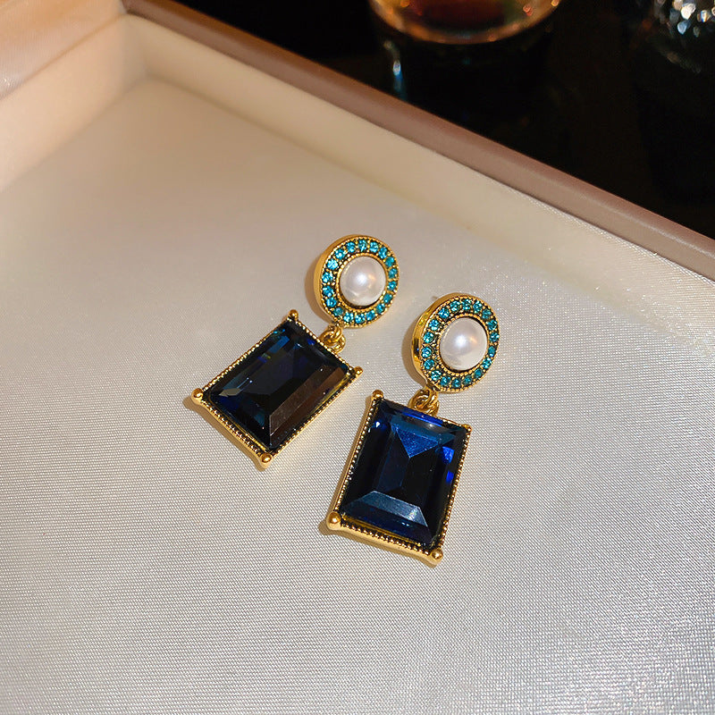Flower Pattern Shell Tassel Round Earrings Light Luxury High Sense