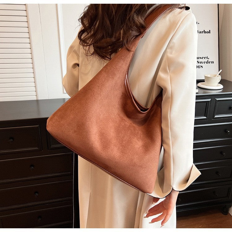 Élan Suede Tote