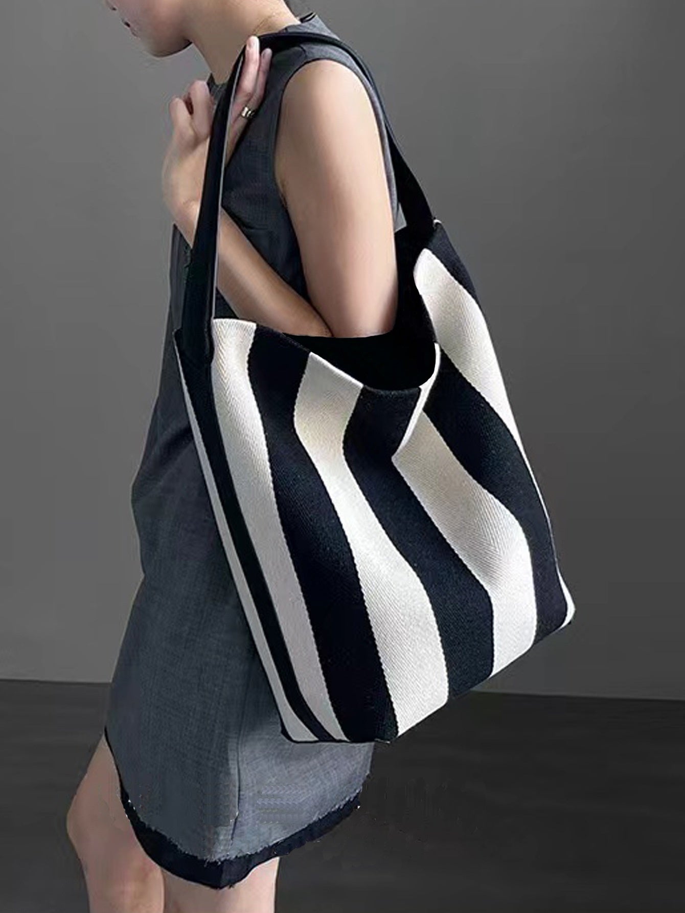 B&W Striped Shoulder Canvas Bag