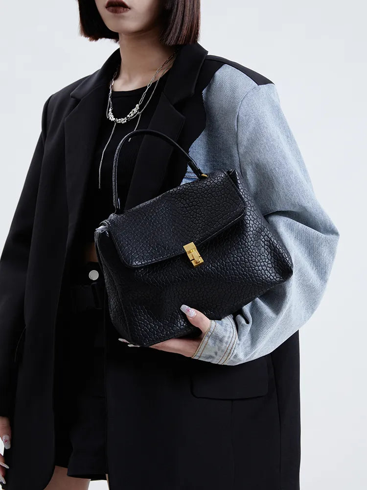 Retro Black Crocodile Pattern