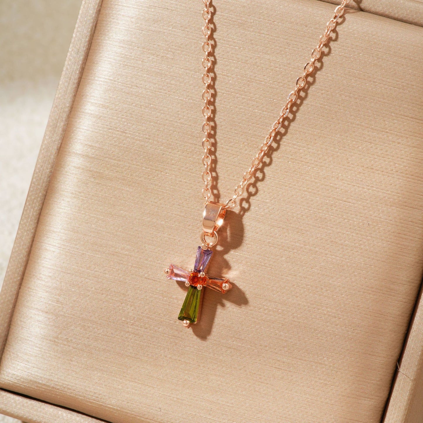 Colorful Copper Inlaid With Zircon Pendant Light Luxury Simple Personalized All-match Necklace