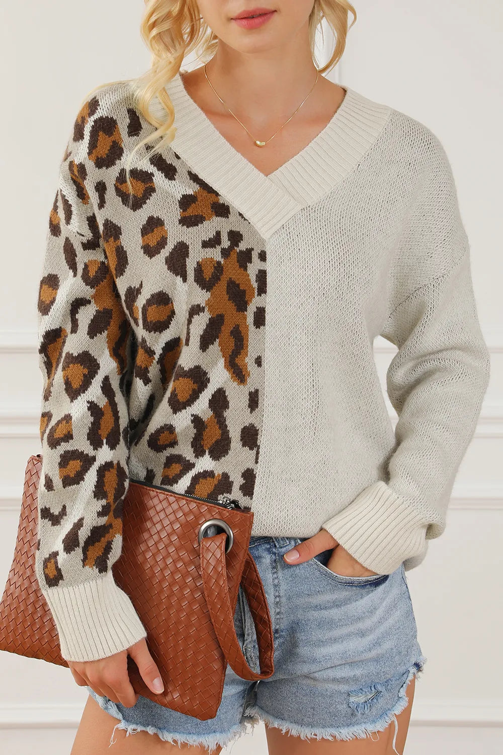 V-neck leopard print knitted sweater