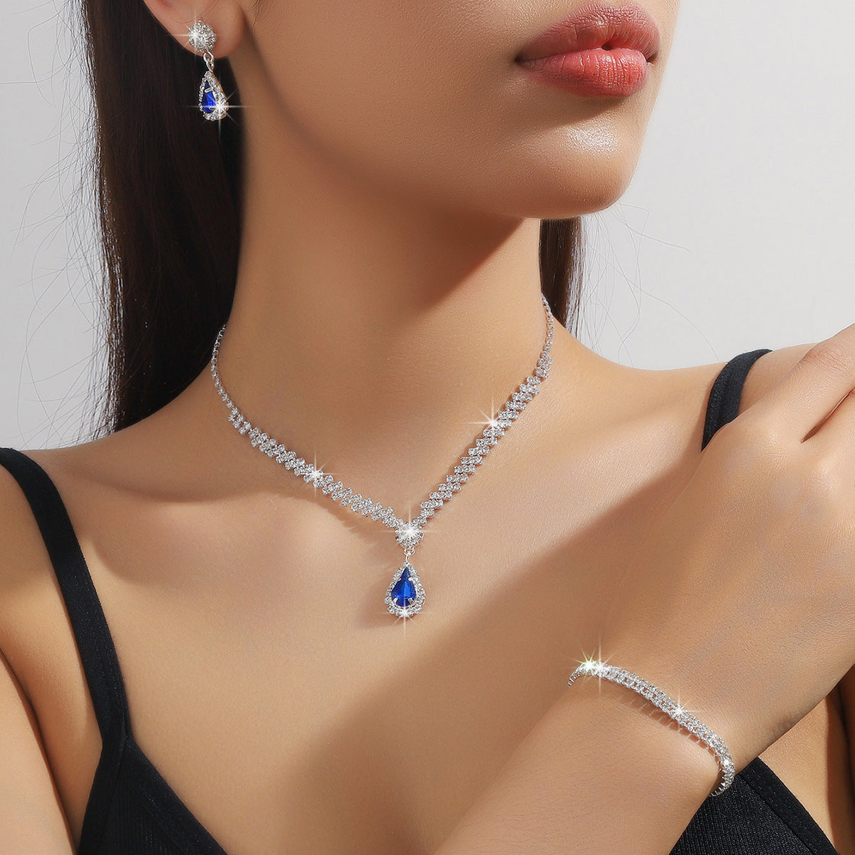 Exquisite Claw Chain Necklace And Earrings Suite Two-piece Set Water Drops