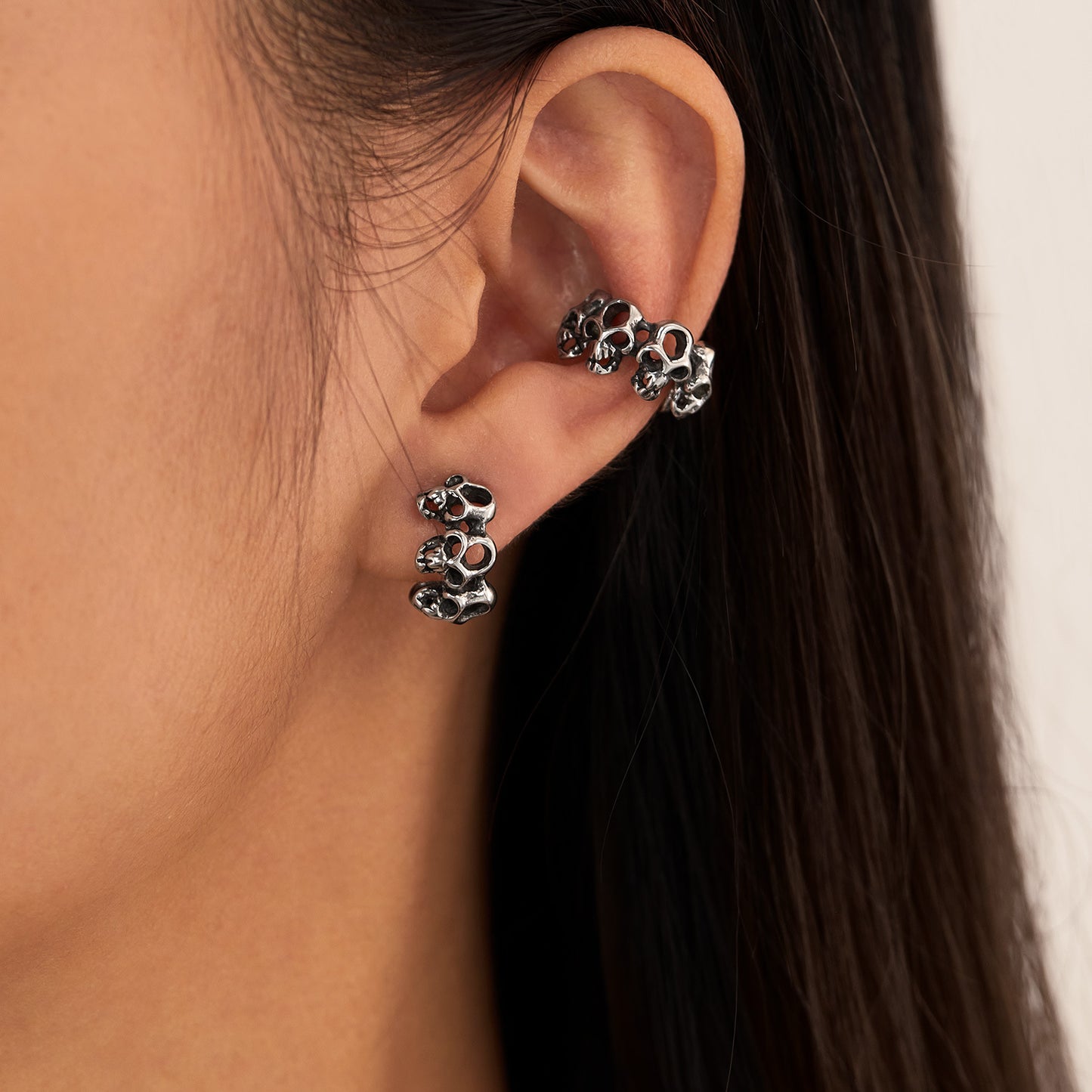 Retro Unique Design Hollow Skull Ear Clip Men And Women Fashion Stainless Steel Hip Hop Style Earrings