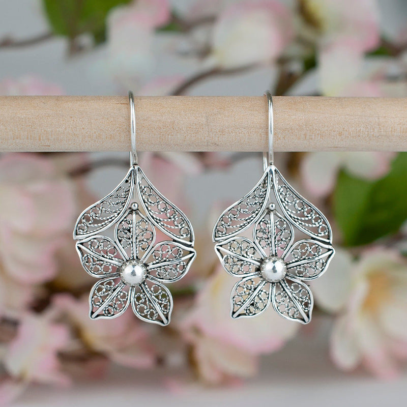 Retro Simple Hollow Flower Leaf-shaped Earring