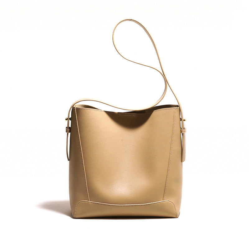 Bagora Leather Shoulder Bag