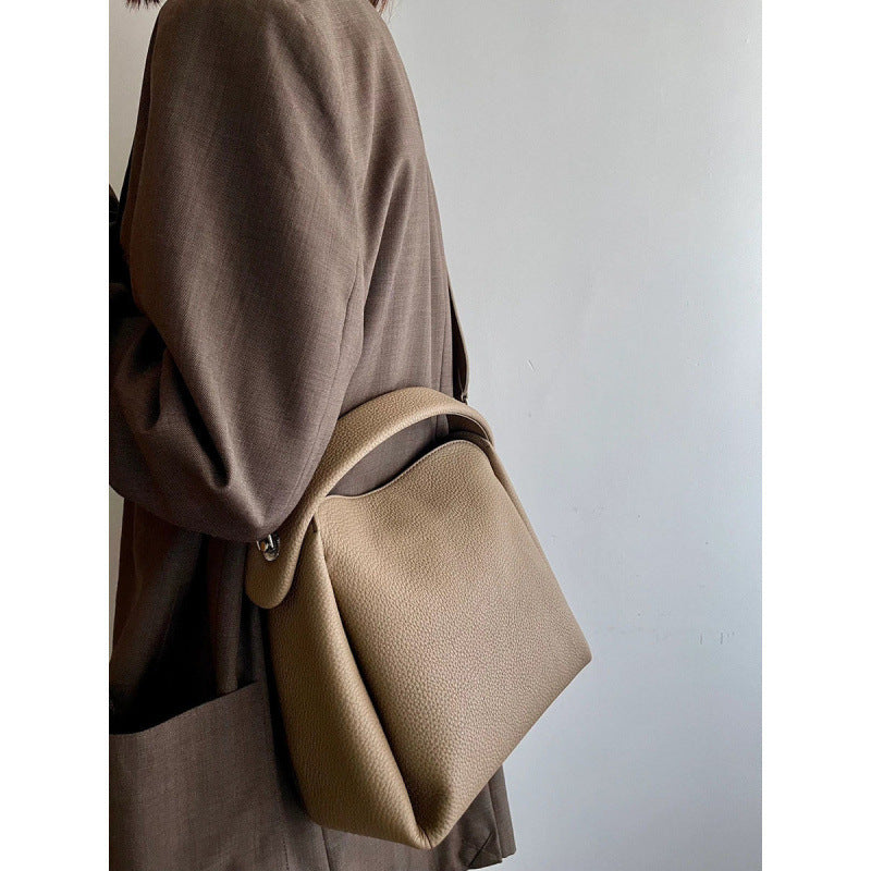 Lunarelle Everyday Messenger
