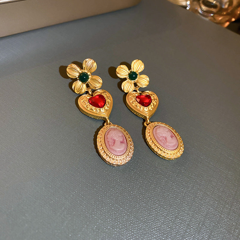 Fashion Personality Retro Diamonds Love Heart Flowers Earrings