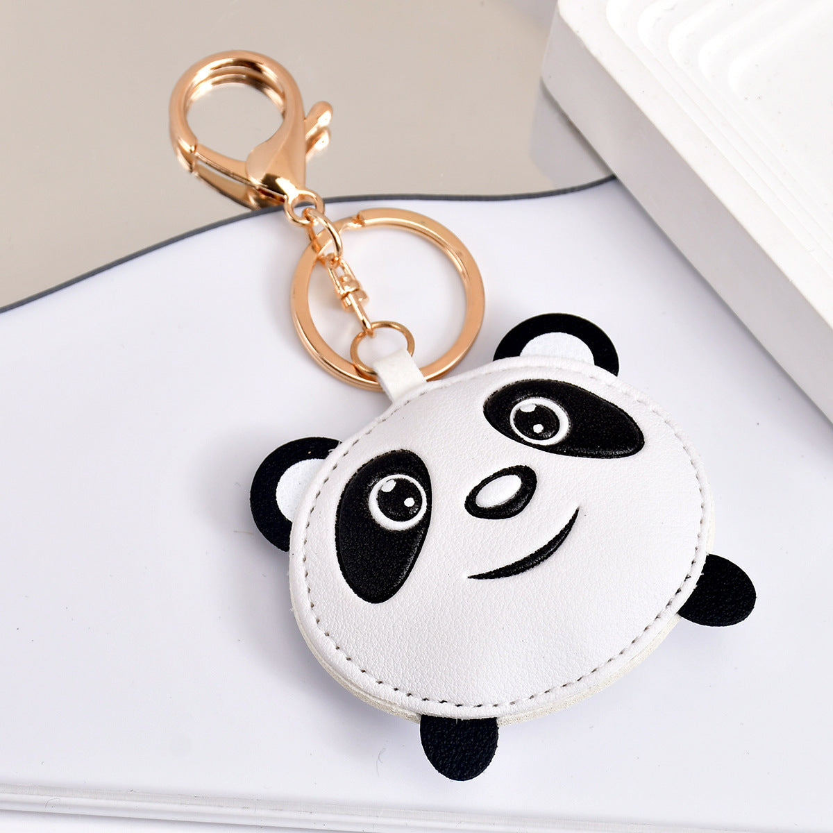 Creative Pig Girls Exquisite Leather Key Chain