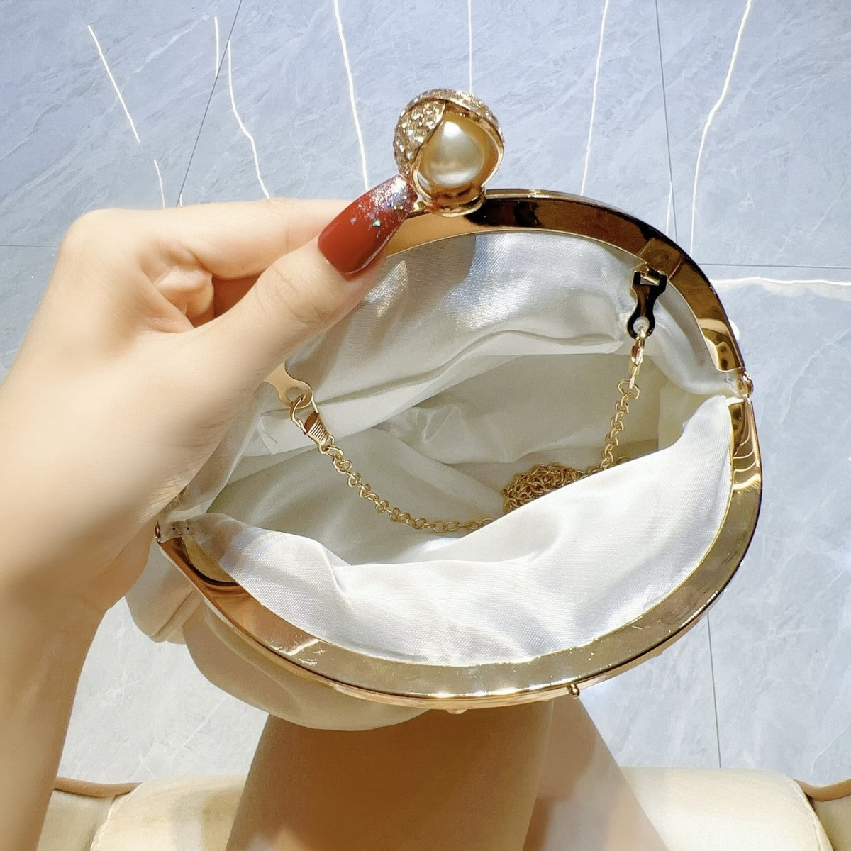 Diamond-embedded Socialite Mini Clutch