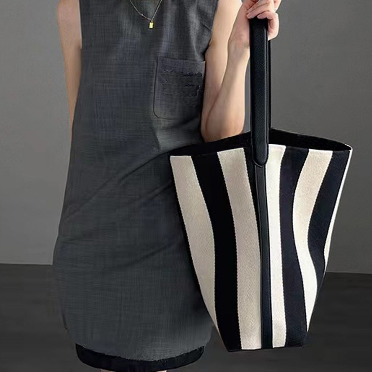 B&W Striped Shoulder Canvas Bag