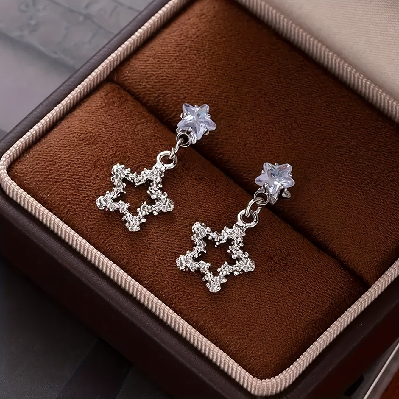 Special Interest Earrings Sweet And Delicate