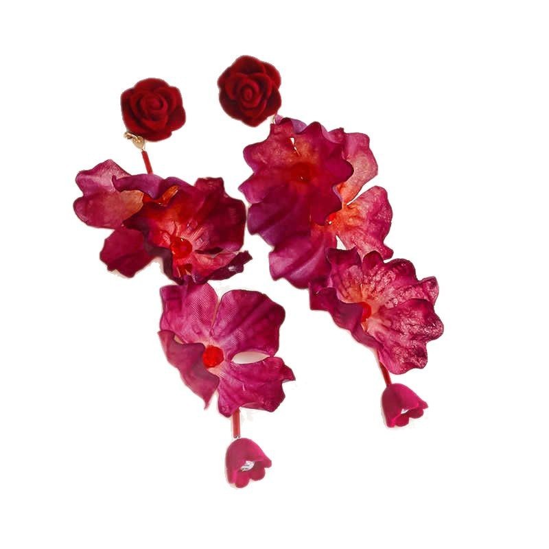Pendientes largos de moda con rosas de tela