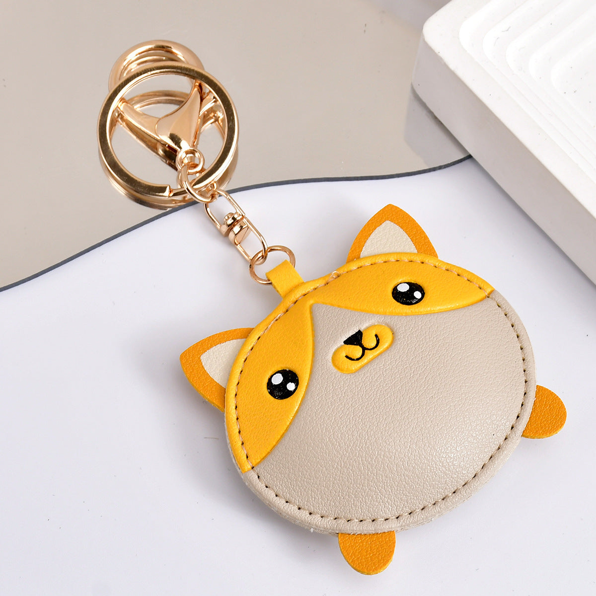 Creative Pig Girls Exquisite Leather Key Chain