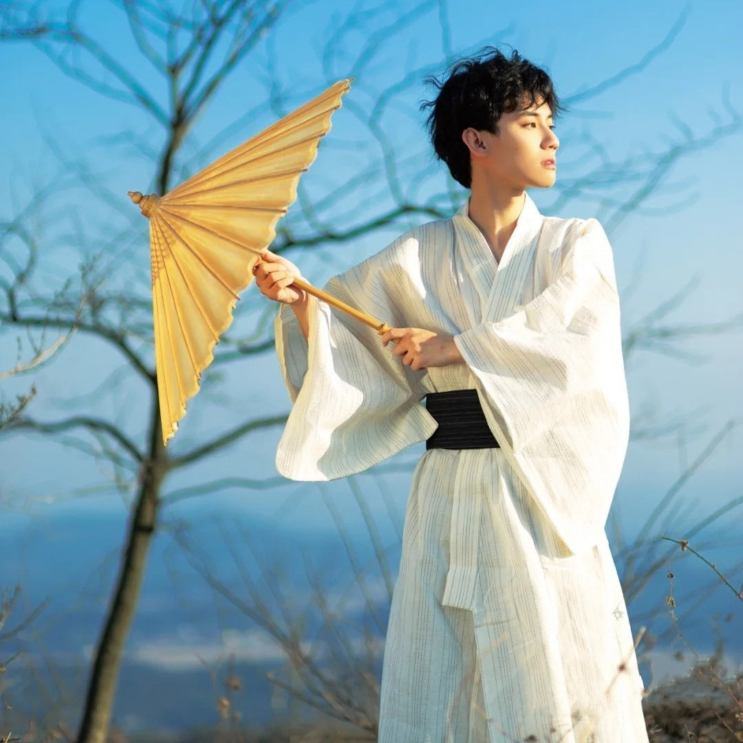 Kimono japonés tradicional de ropa formal para hombres
