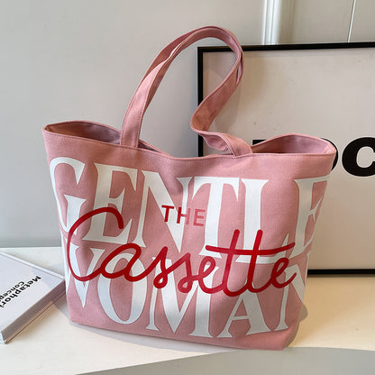 Canvas-Taschen mit Buchstabendruck
