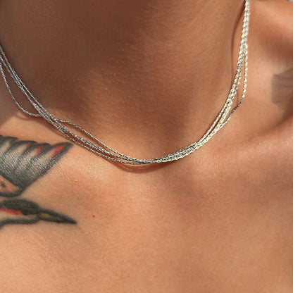 Collar multicapa de acero de titanio europeo y americano para mujer.