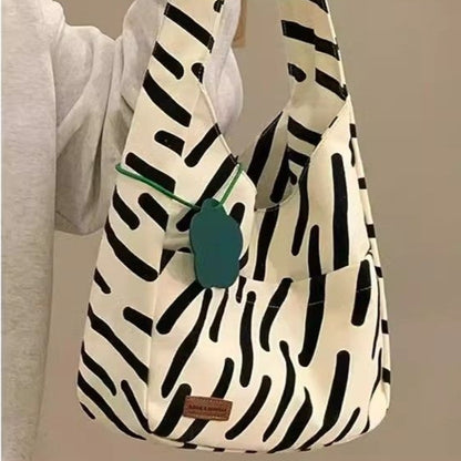 Vielseitige Schultertasche im MetroStyle