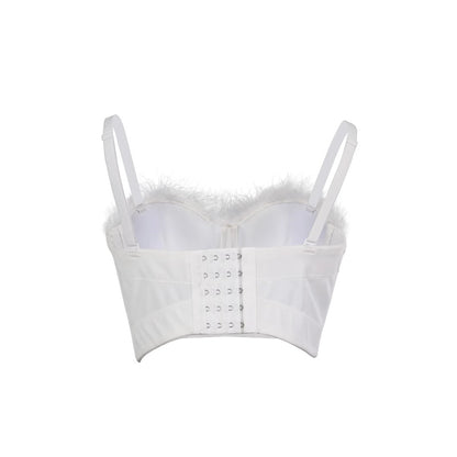 Eng anliegendes Camisole mit Schnürung hinten, Feder- und Strassverzierungen