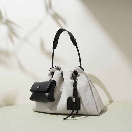 Large-capacity Crossbody Bag Lightweight Idle Style Genuine Leather Made Korean