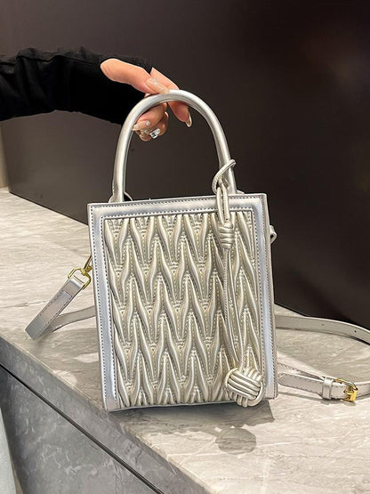 Bolsos pequeños plisados ​​con elegante textura y buen diseño para mujer