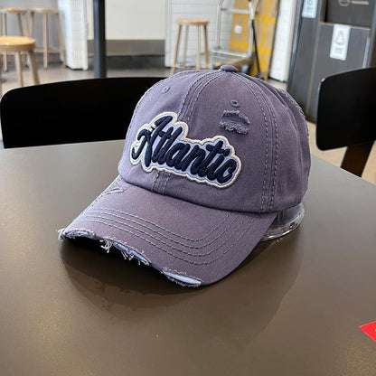 Baseballkappe aus Baumwolle im Retro-Stil mit zerfetzten Jeans und Buchstabenstickerei