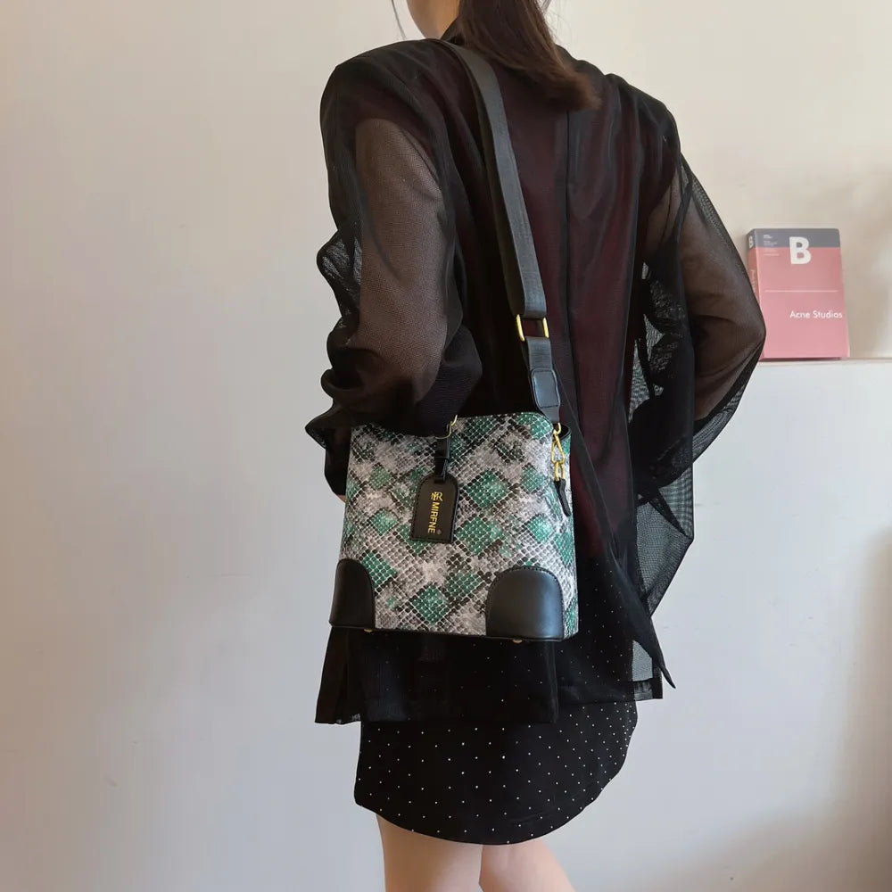 Fierce Snake Print Shoulder Bag - BAGMODA