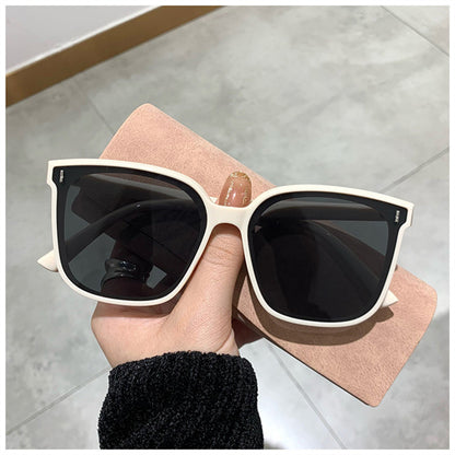 Neue Brille für Männer und Frauen mit schwarzem Rahmen