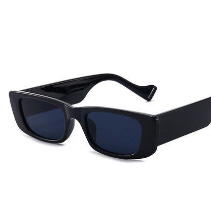 Nuevas gafas de sol cuadradas con montura pequeña retro para hombre y mujer, gafas de sol de tendencia europea y americana, gafas de sol para fotografía callejera.