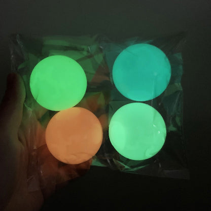 Bolas adhesivas luminosas para pared, juegos de fiesta en casa, juguetes novedosos que brillan en la oscuridad, juguete de descompresión para apretar.