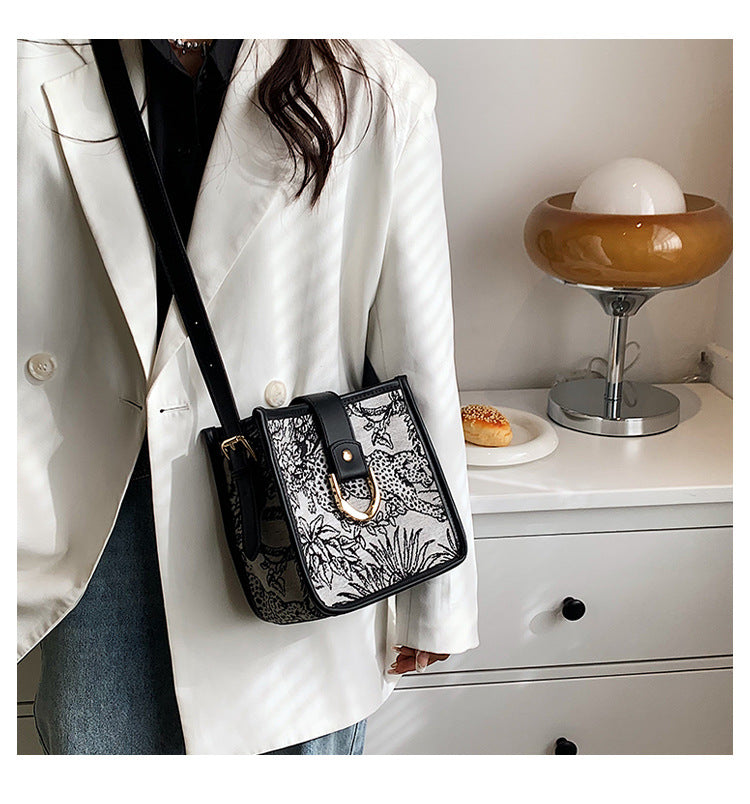 UrbanEdge Graffiti Bucket Bag - BAGMODA