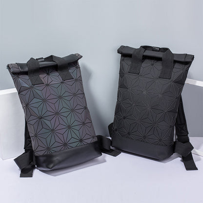 Mochila con diseño geométrico de diamantes