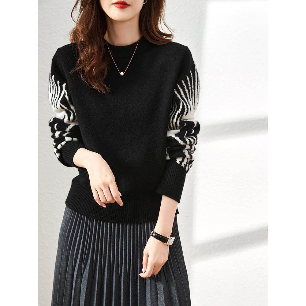 Thick Round Neck Knitwear Women's Short Pullover Loose Sweater