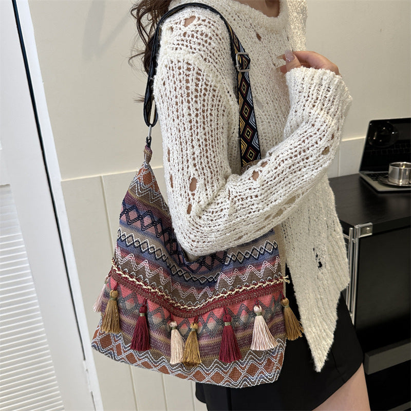Nomadiq Retro Shoulder Bag