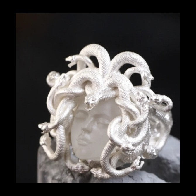 Fashion Creative Medusa Queen Antique Coin Ring