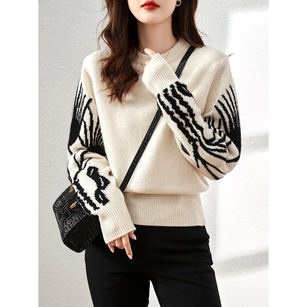 Thick Round Neck Knitwear Women's Short Pullover Loose Sweater