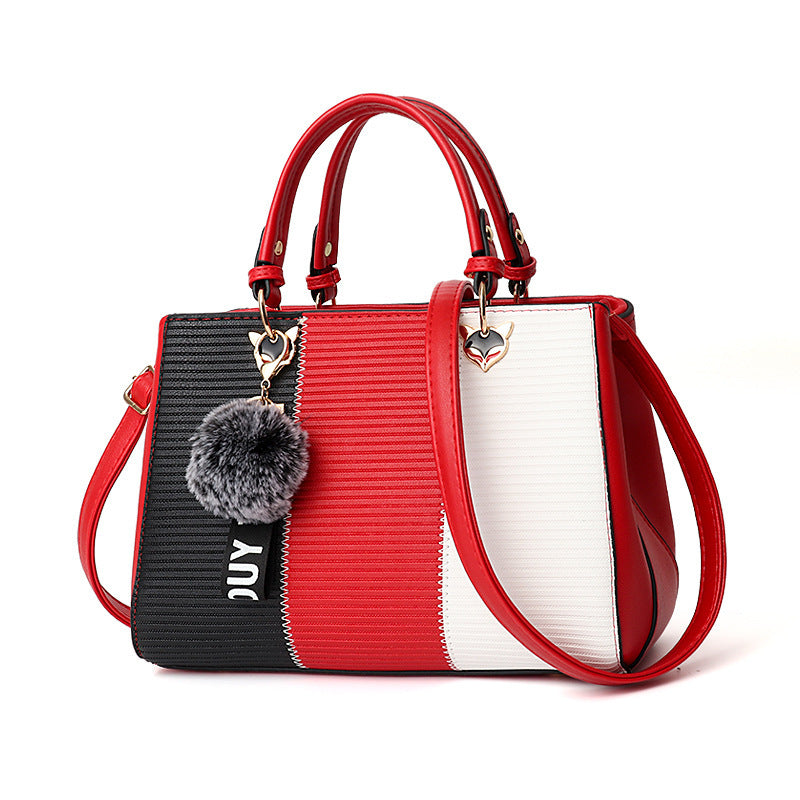 Bolso de hombro con adornos de bolas de pelo 