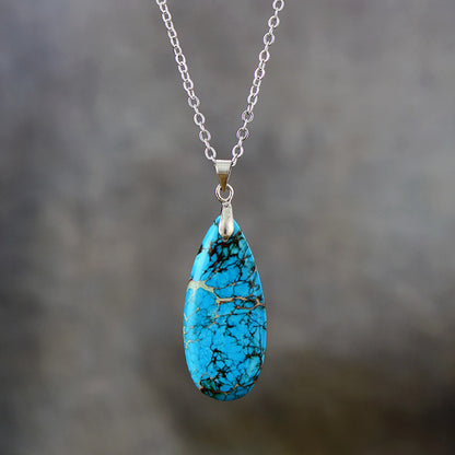 Collar con colgante de cadena chapado en oro de 18 quilates con forma de gota de agua de piedra del emperador