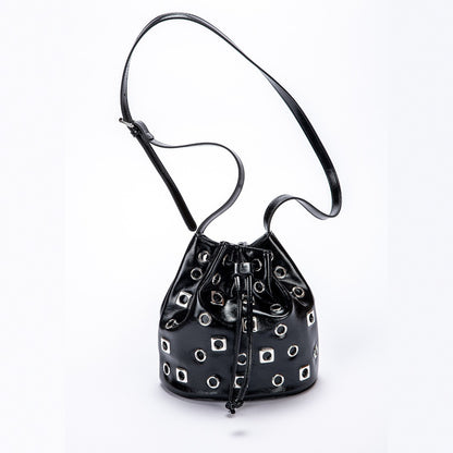 Bolso elegante de ante tipo cubo