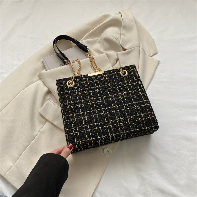 Studoria Chain Shoulder Bag
